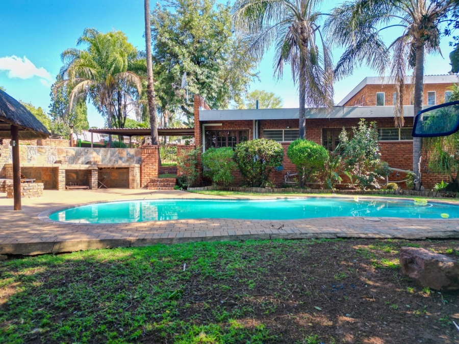 4 Bedroom Property for Sale in Ifafi North West